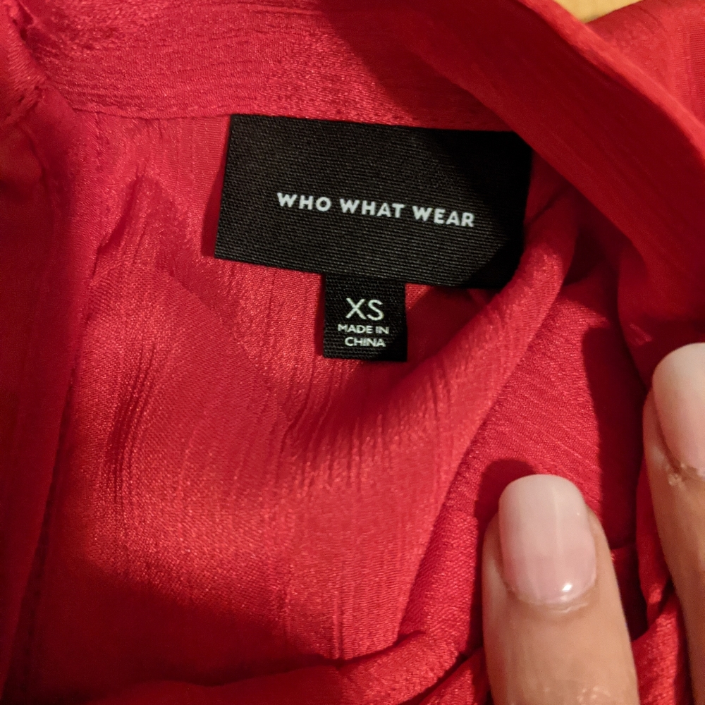 Red Silky High Collar Blouse - Picture 4 of 6